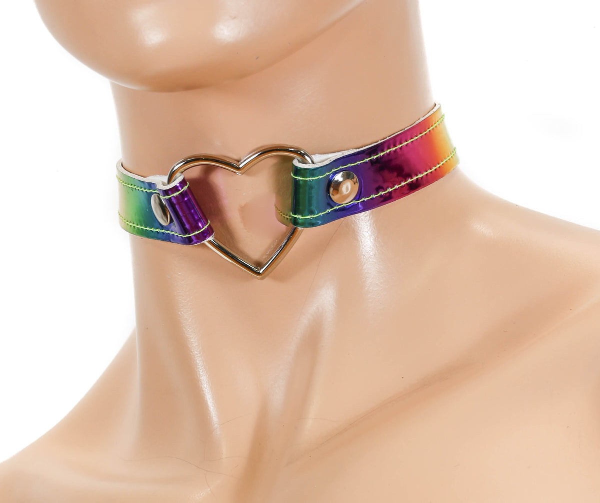 Choker with heart deals in the middle